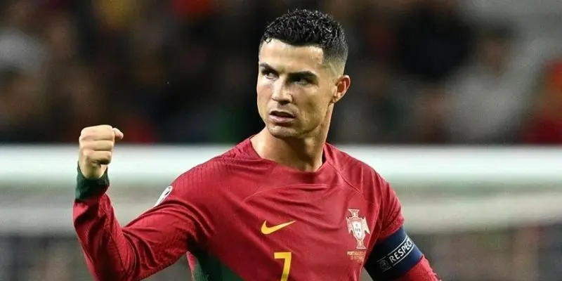 Ronaldo dứt điểm trong pha phản công