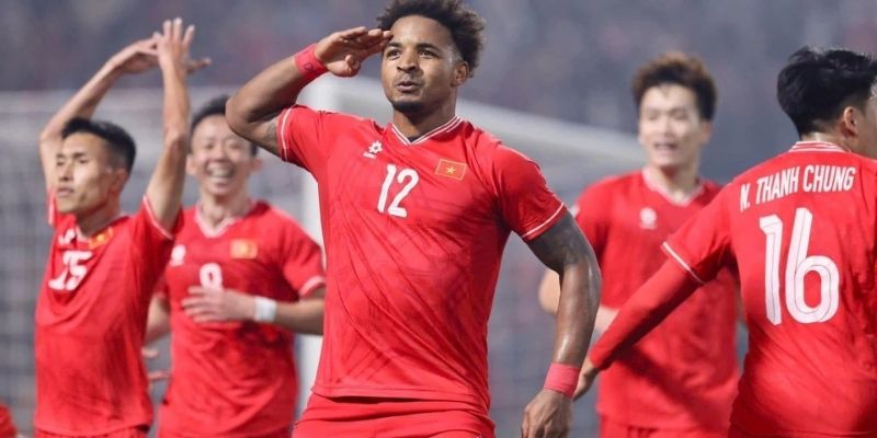 Khoảnh khắc ăn mừng bàn thắng của Rafaelson