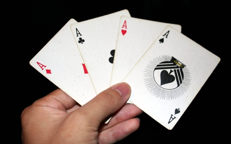 Giải mã cấu trúc 52 lá bài tương ứng với lịch vạn niên